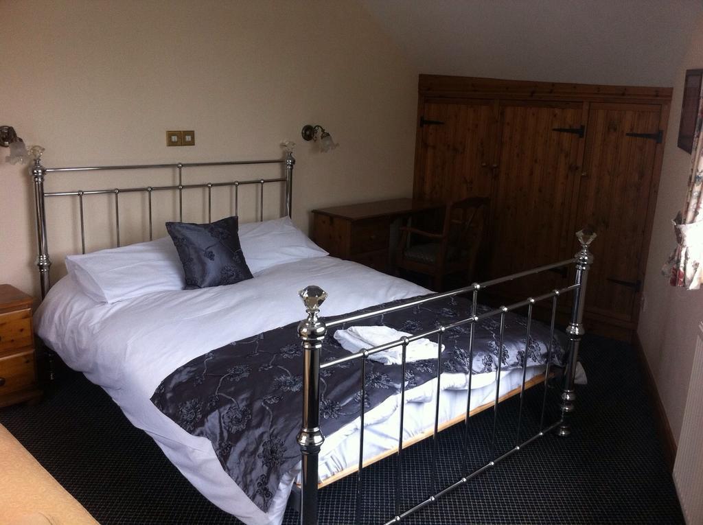 The Glan Yr Afon 3* Holywell (Flintshire)